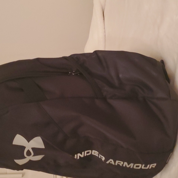 BRAND NEW with TAG! BLACK UNDER ARMOUR BACKPACK - Picture 8 of 11